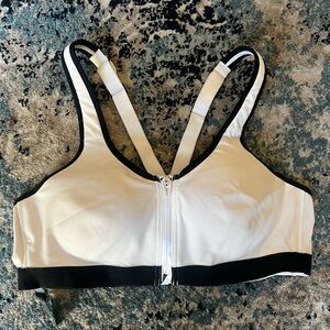 Victoria Secret On Point Sports Bra Size 34C
